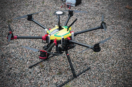 Suède : Everdrone réalise une livraison par drones entre deux hôpitaux – Apps&Drones